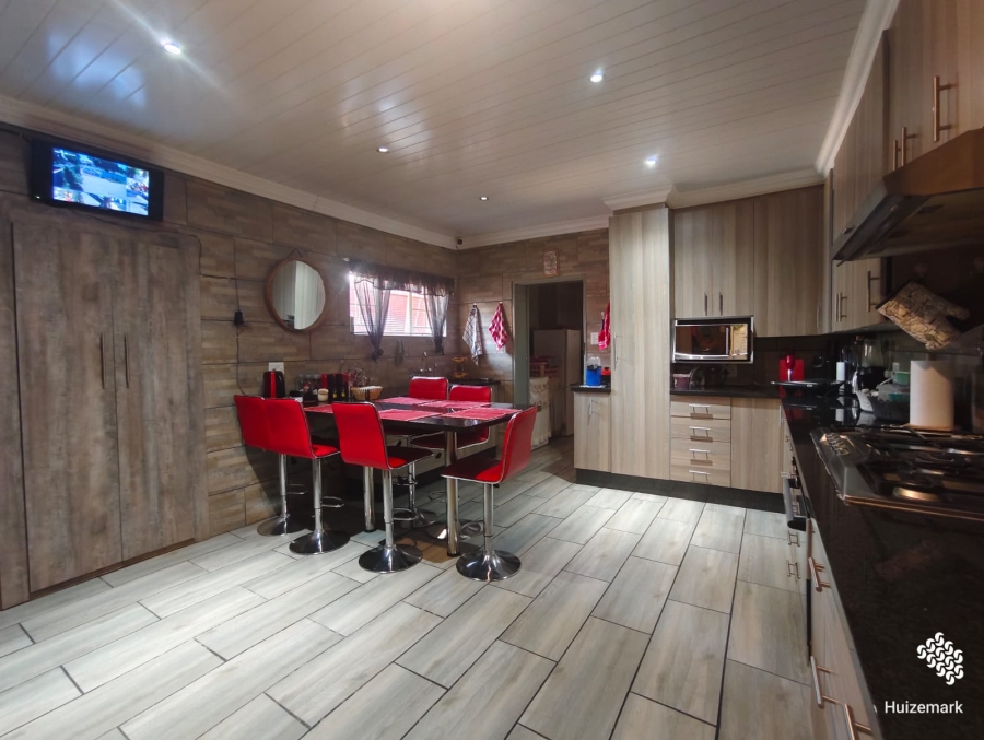 4 Bedroom Property for Sale in Roodia Free State